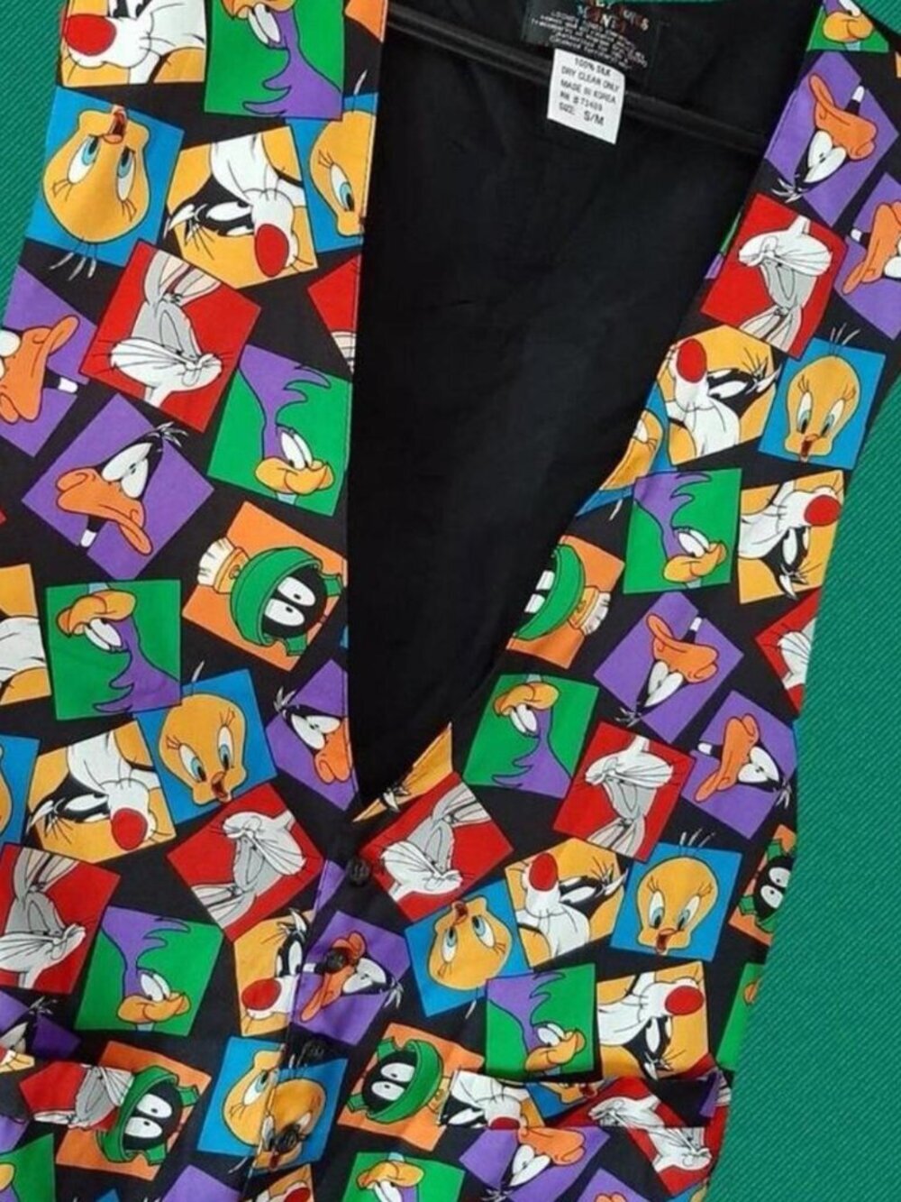 Vintage 1993 Looney Tunes vest size small / medium